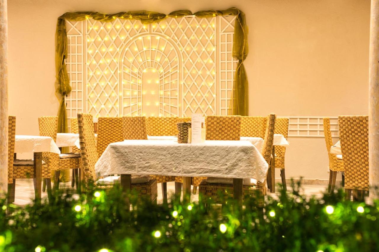 Arndt Hotel Garni Rust Bagian luar foto