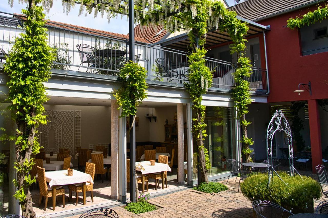 Arndt Hotel Garni Rust Bagian luar foto