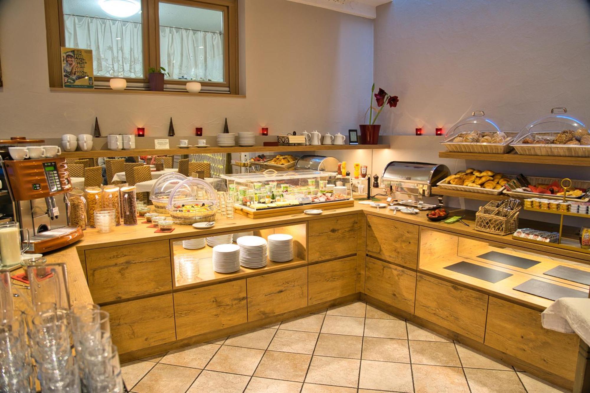 Arndt Hotel Garni Rust Bagian luar foto