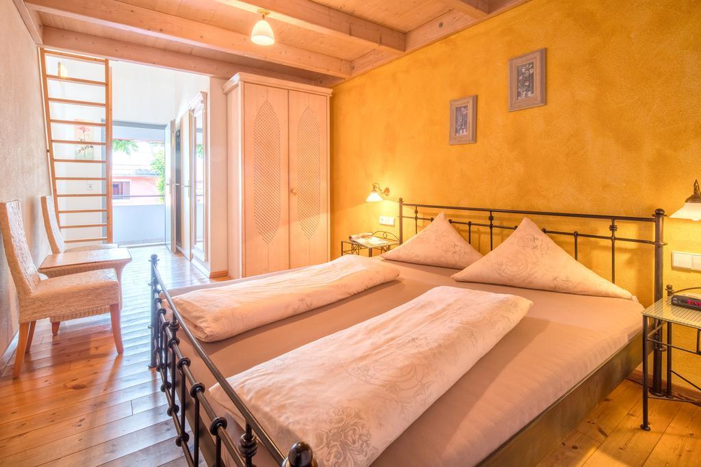 Arndt Hotel Garni Rust Bagian luar foto